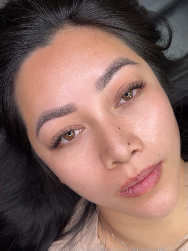 Stunning cat-eye lash extensions on an Austin beauty client